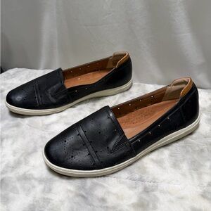 Cobb Hill Bailee Slip loafer Size 12 with perforated leather design New